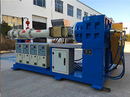 橡膠擠出控溫現(xiàn)場-180度水溫機